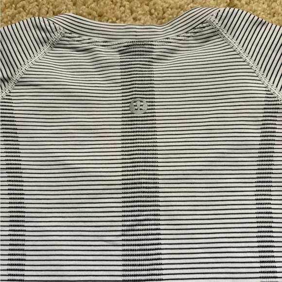 lululemon athletica Gray Swiftly Tech Short Sleeve Tee - Regular Length - Picture 3 of 3